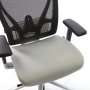 Hyvä työtuoli ergonominen ja kaunis laadukas verkkoselkänoja vaihdettavalla vaaleanharmaalla istuinpäällisellä